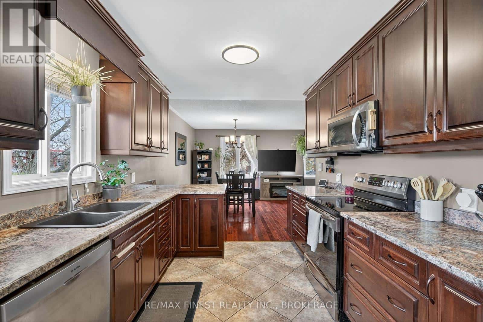 1 HERITAGE DRIVE — Loyalist (Bath), Ontario - Photo 3 of 37