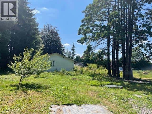 12853 HARRIS ROAD — Pitt Meadows, British Columbia - Photo 2 of 13