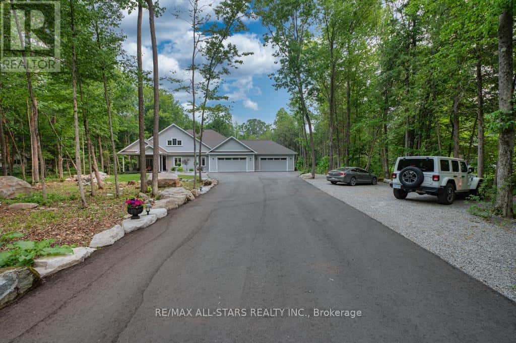 228 RIVERSIDE DRIVE — Kawartha Lakes (Bobcaygeon), Ontario - Photo 3 of 36