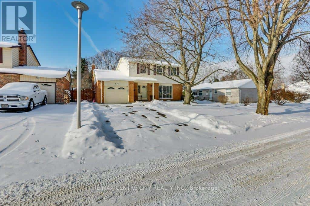 37 WESTMORLAND ROAD — London South (South N), Ontario - Photo 2 of 50