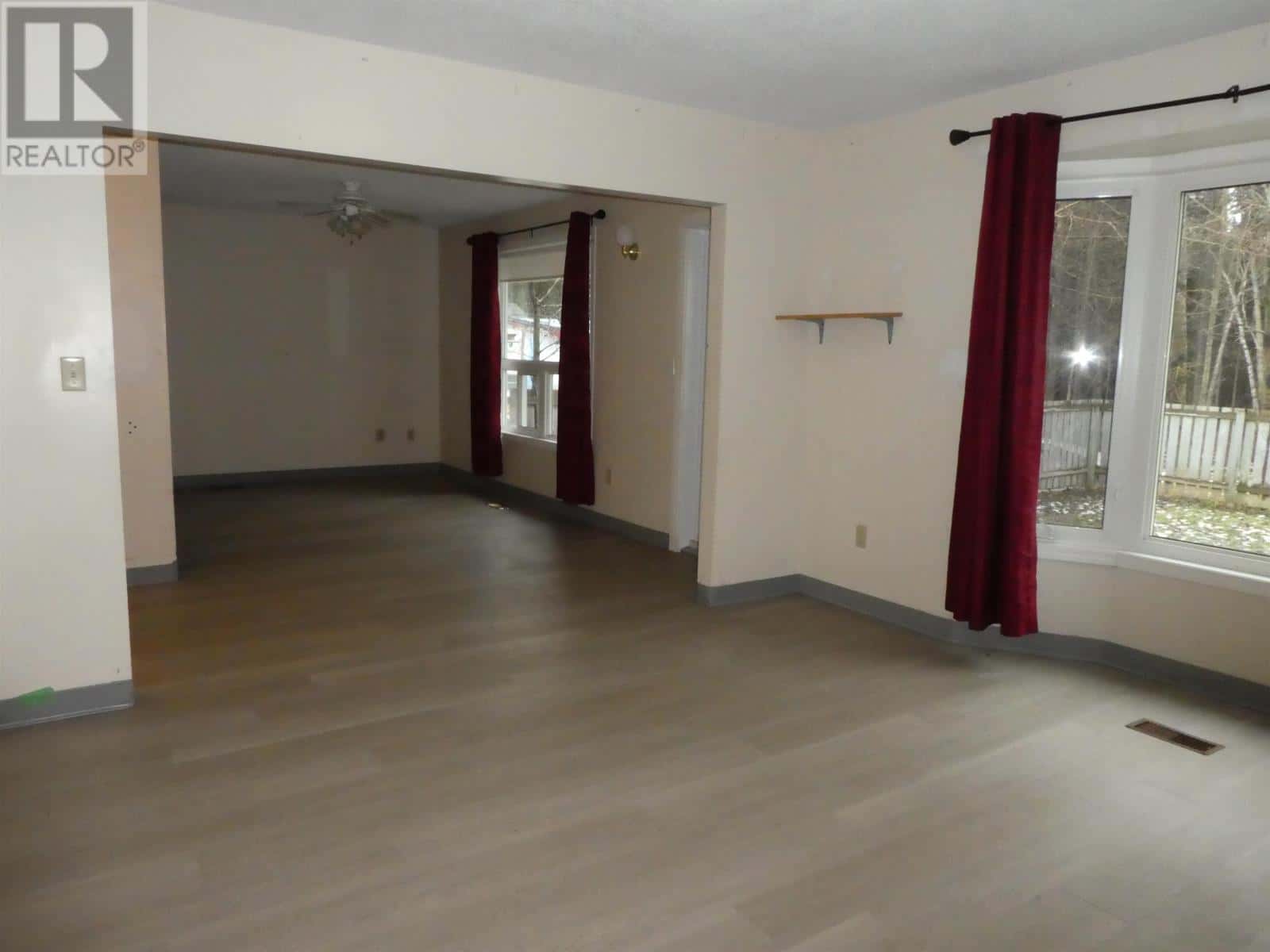 305 Clarke AVE SE — Geraldton, Ontario - Photo 5 of 28