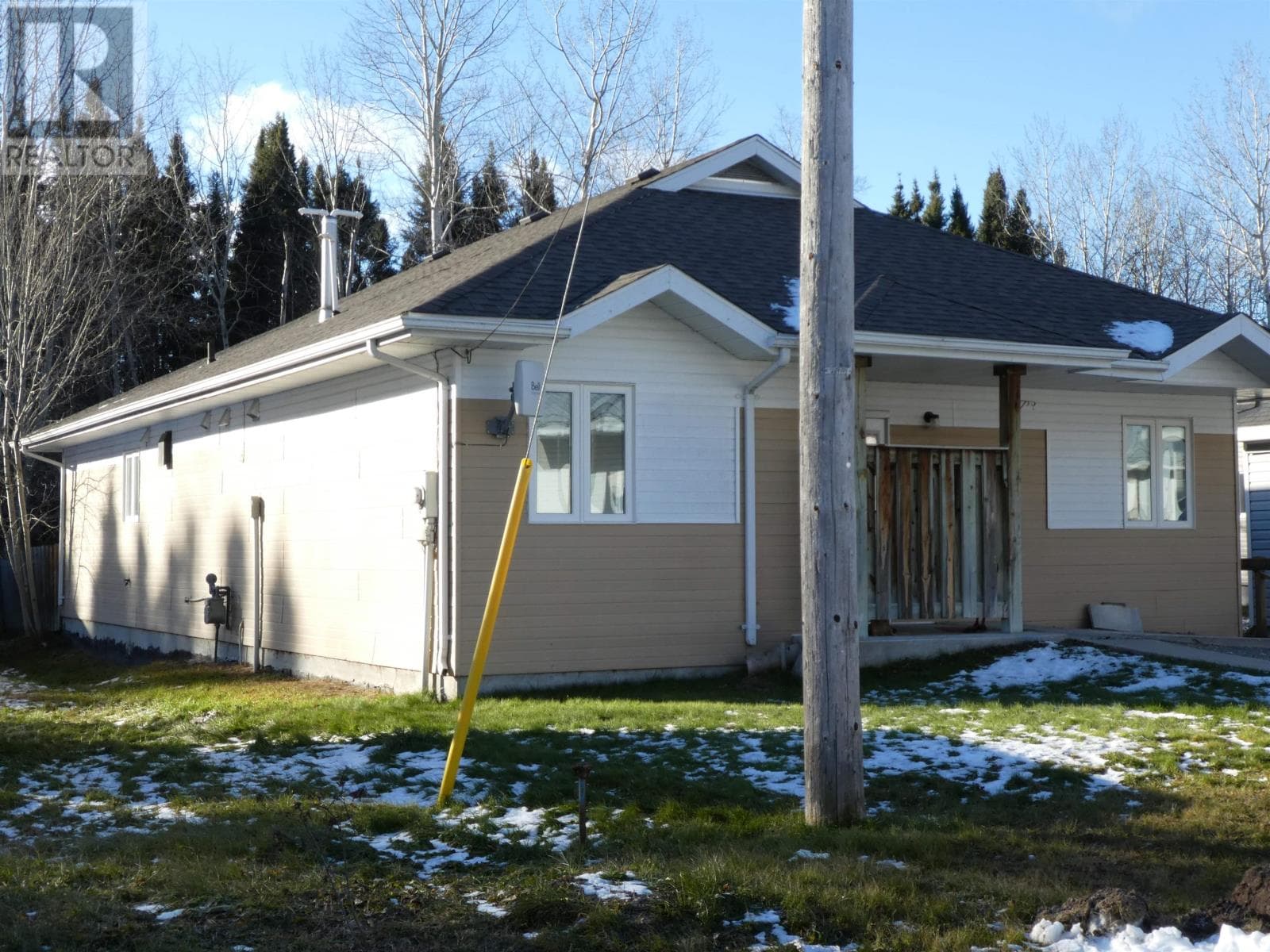 305 Clarke AVE SE — Geraldton, Ontario - Main photo