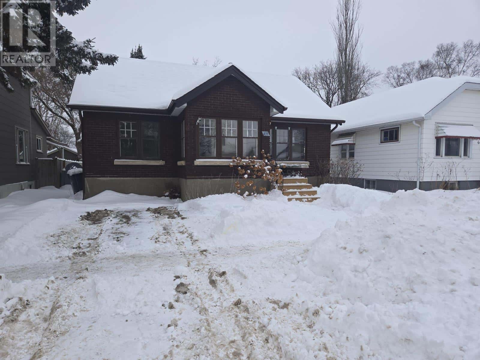 439 Syndicate AVE N — Thunder Bay, Ontario - Photo 3 of 44