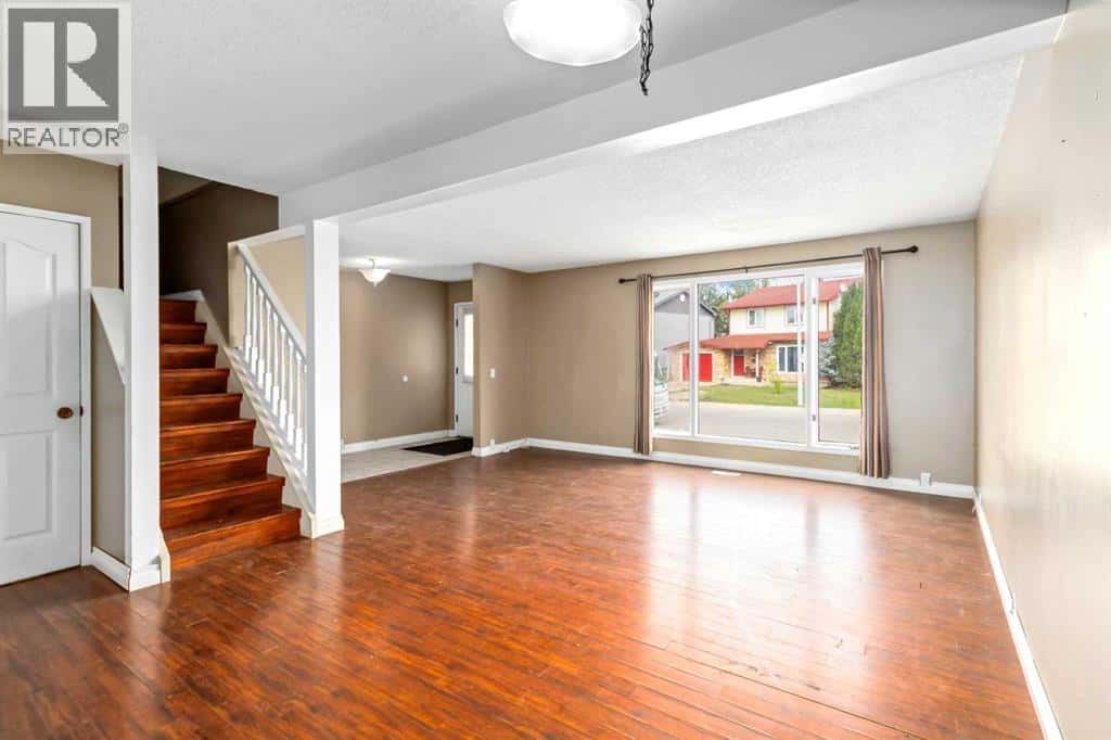 170 Windsor Drive — Fort McMurray, Alberta - Photo 5 of 35