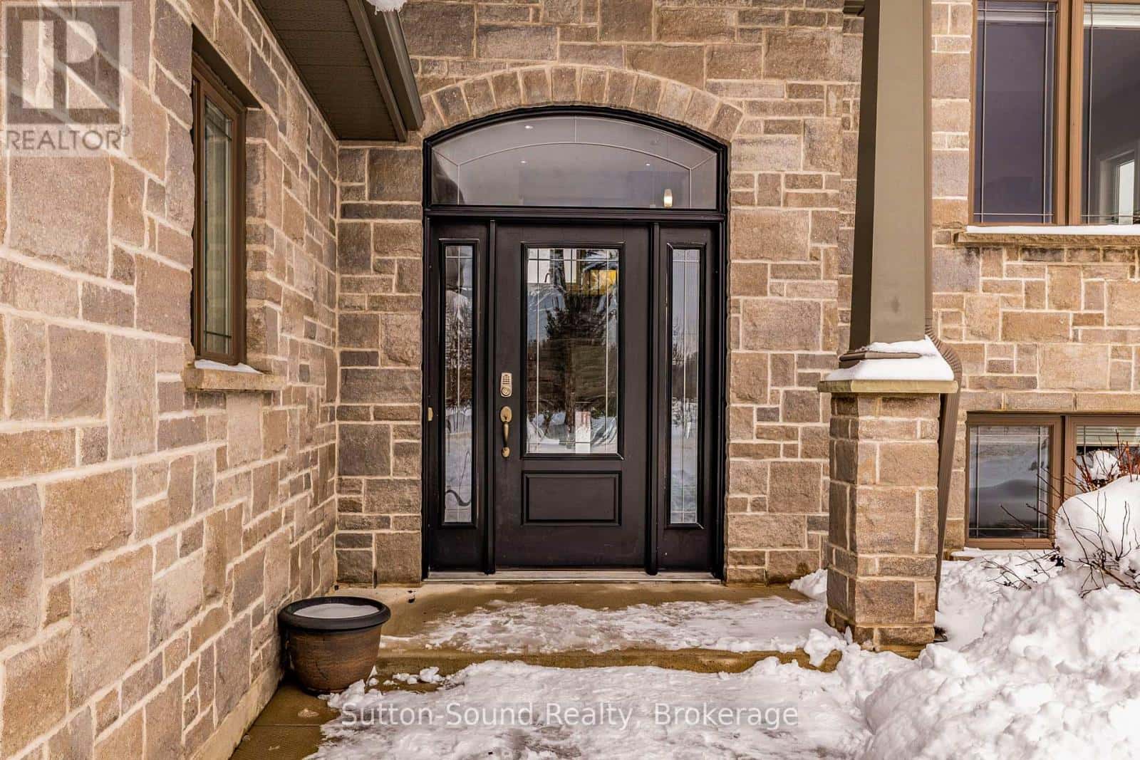 905 27TH STREET W — Georgian Bluffs, Ontario - Photo 4 of 47