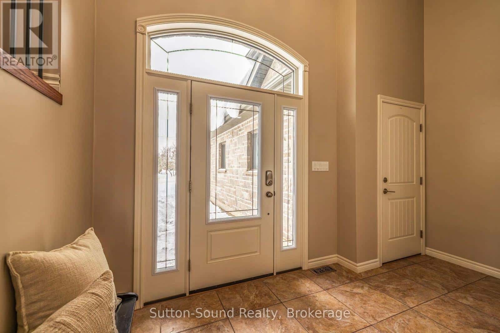 905 27TH STREET W — Georgian Bluffs, Ontario - Photo 5 of 47