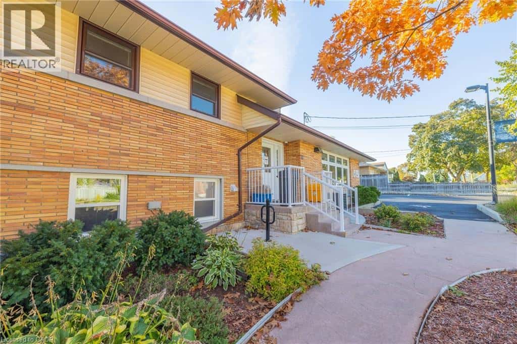 11 BELMONT Avenue W — Kitchener, Ontario - Photo 2 of 44