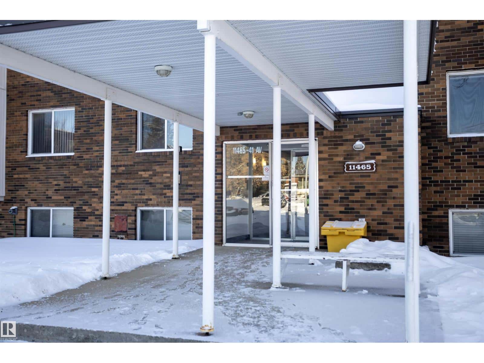 #207 11465 41 AV NW — Edmonton, Alberta - Photo 3 of 33