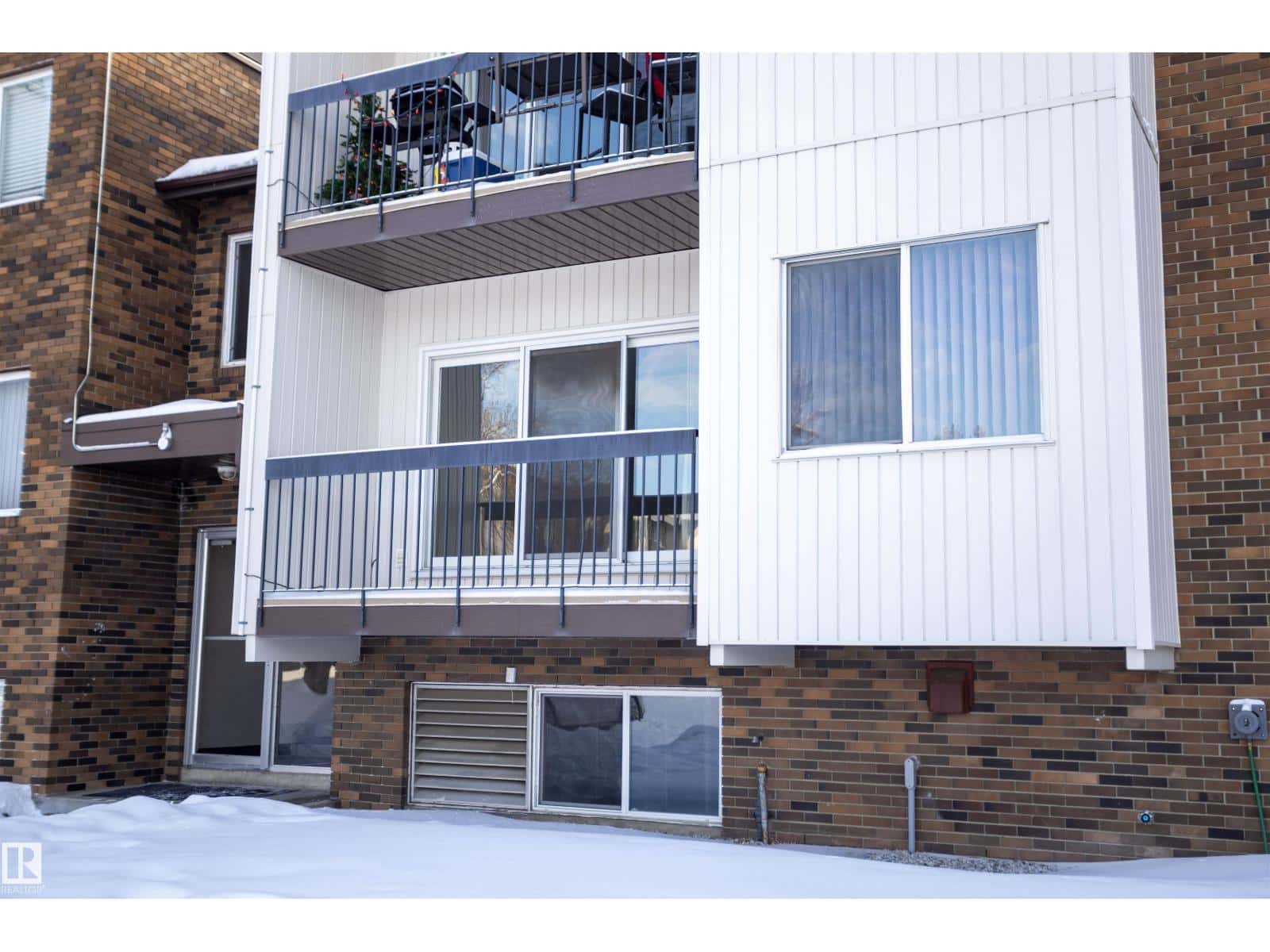 #207 11465 41 AV NW — Edmonton, Alberta - Photo 5 of 33