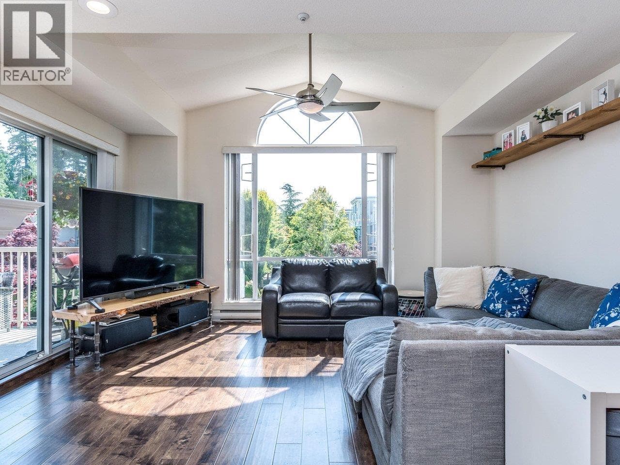 309 19122 122 AVENUE — Pitt Meadows, British Columbia - Main photo