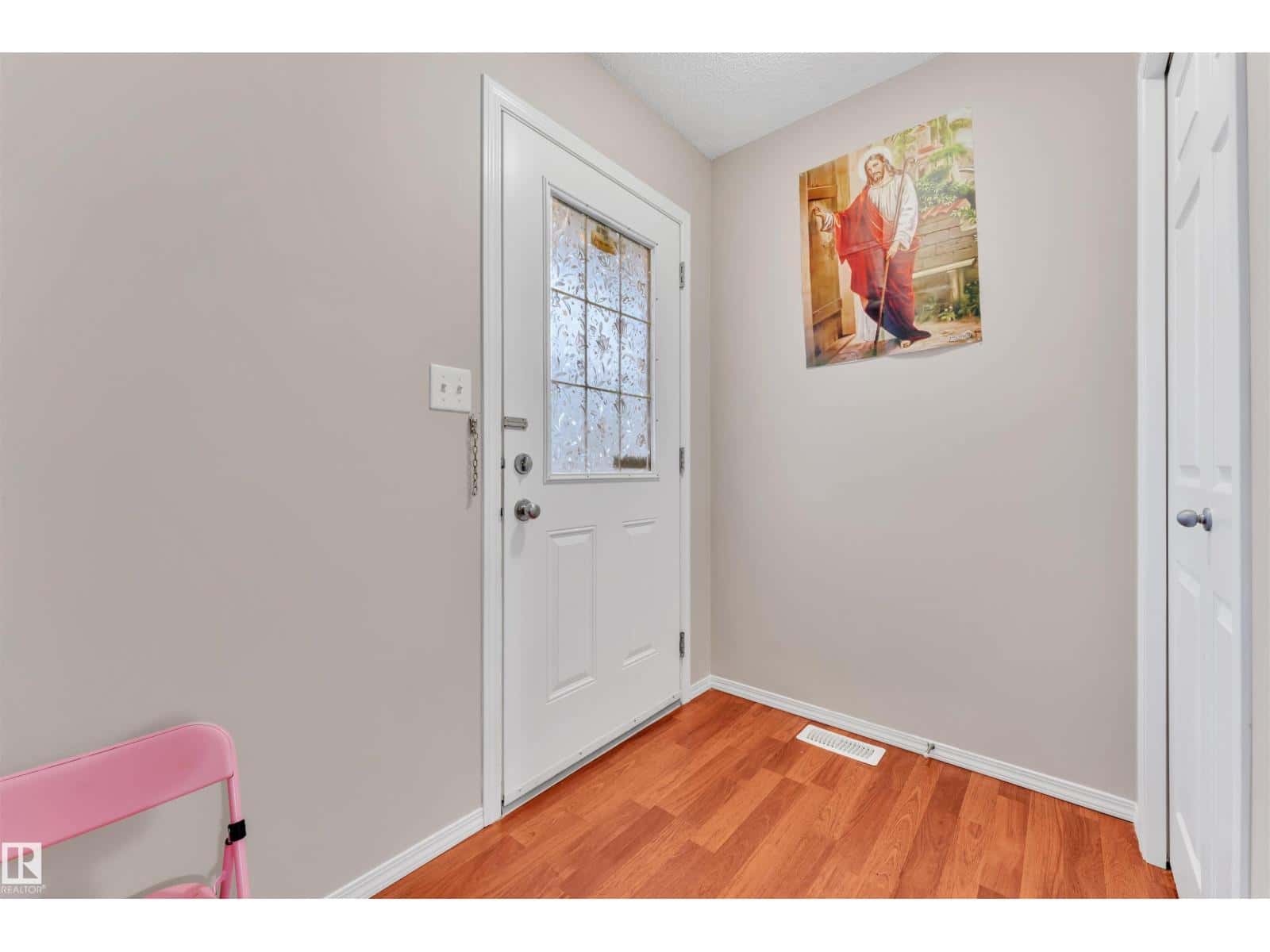 #8 2503 24 ST NW — Edmonton, Alberta - Photo 3 of 32