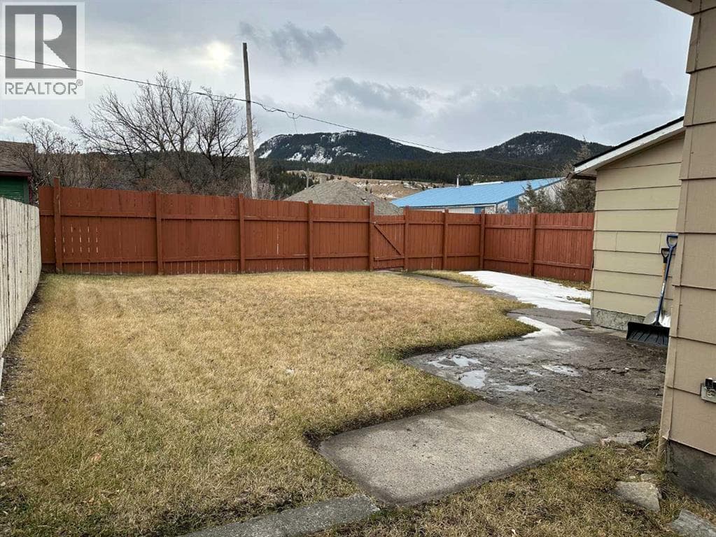 7526 18 Avenue — Coleman - Main photo