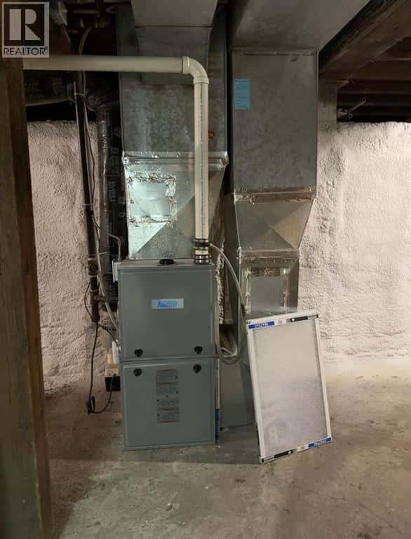 7526 18 Avenue — Coleman - Photo 2 of 5