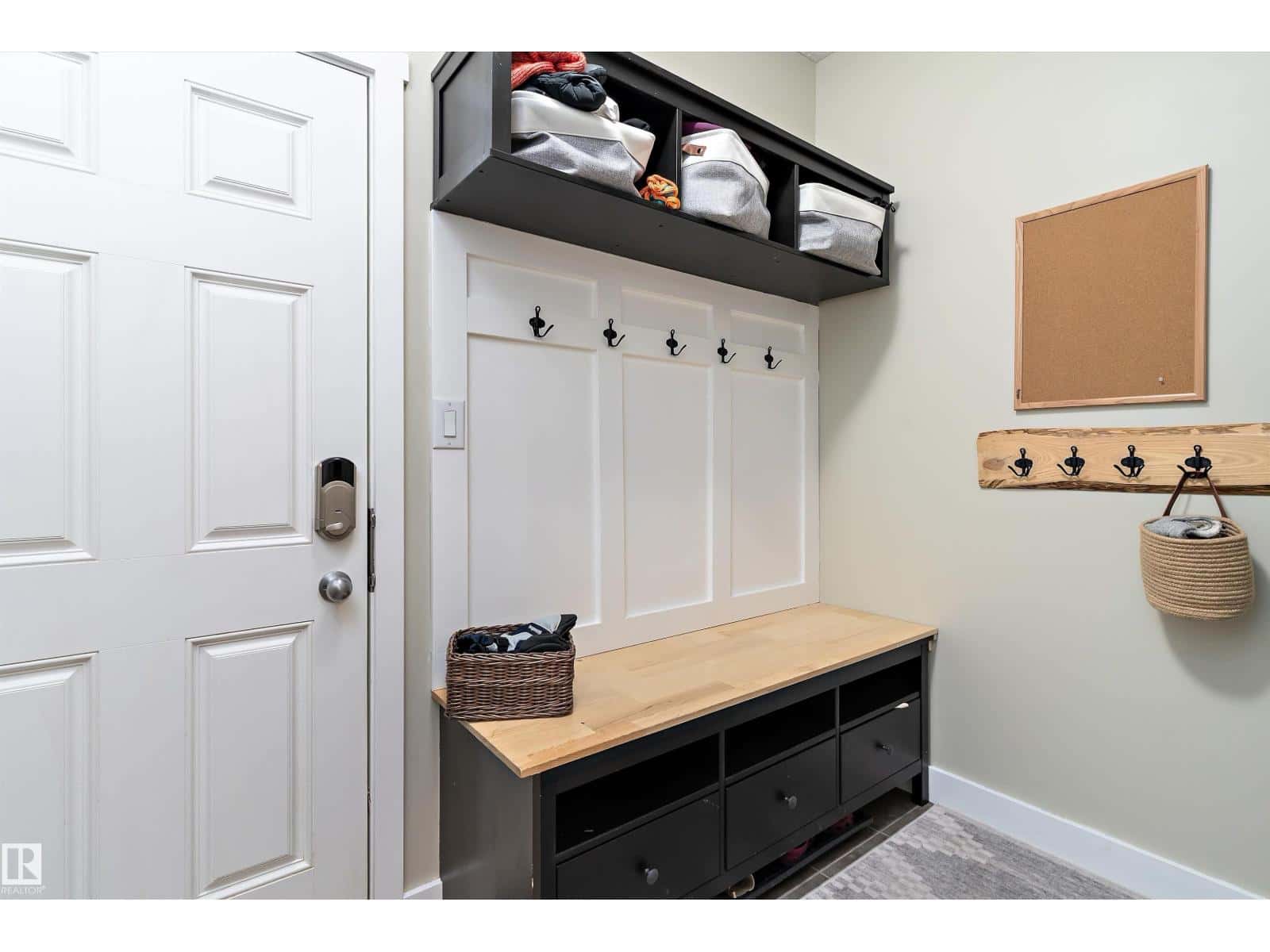 16 SUTHERLAND ST — Leduc, Alberta - Photo 4 of 57