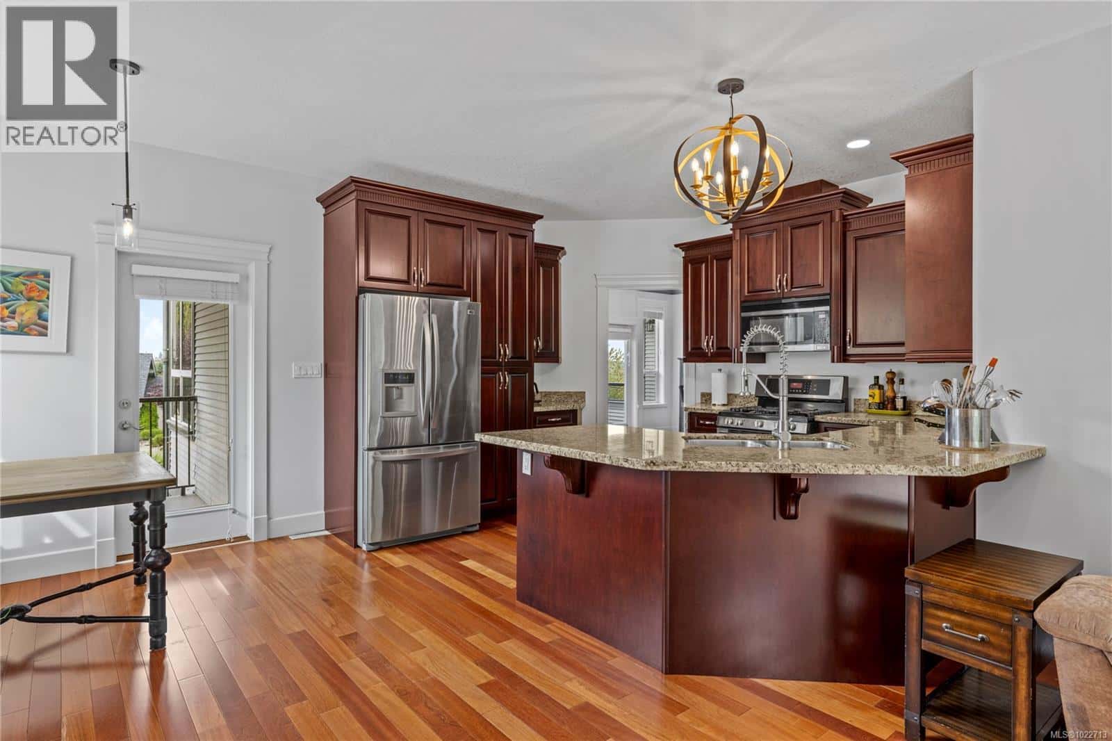 A 401 Neville St — Ladysmith, British Columbia - Photo 5 of 60