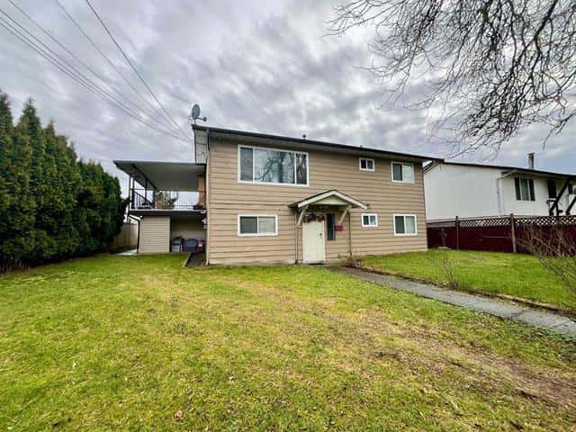 9416 132 STREET — Surrey, British Columbia - Photo 3 of 4
