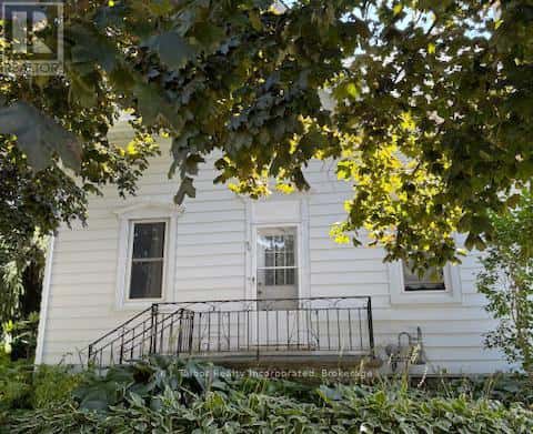 50 MARY STREET N — Central Huron (Clinton), Ontario - Photo 3 of 8