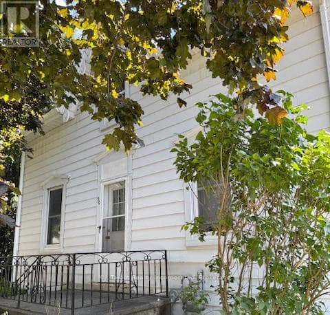 50 MARY STREET N — Central Huron (Clinton), Ontario - Main photo