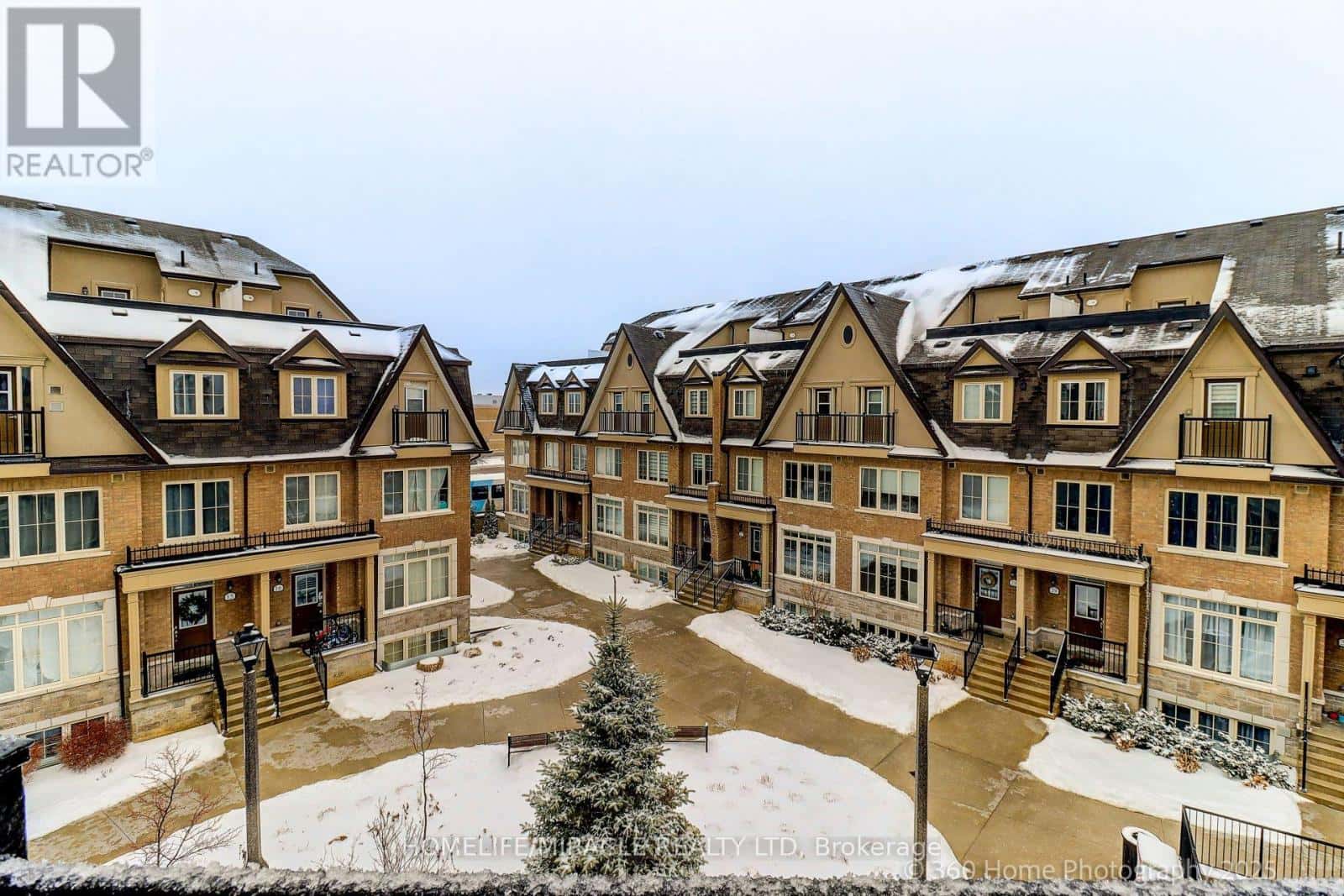 33 - 181 PARKTREE DRIVE — Vaughan (Maple), Ontario - Photo 3 of 26