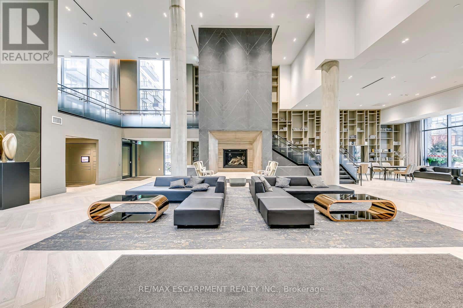 112 - 2450 OLD BRONTE ROAD — Oakville (WM Westmount), Ontario - Photo 3 of 43