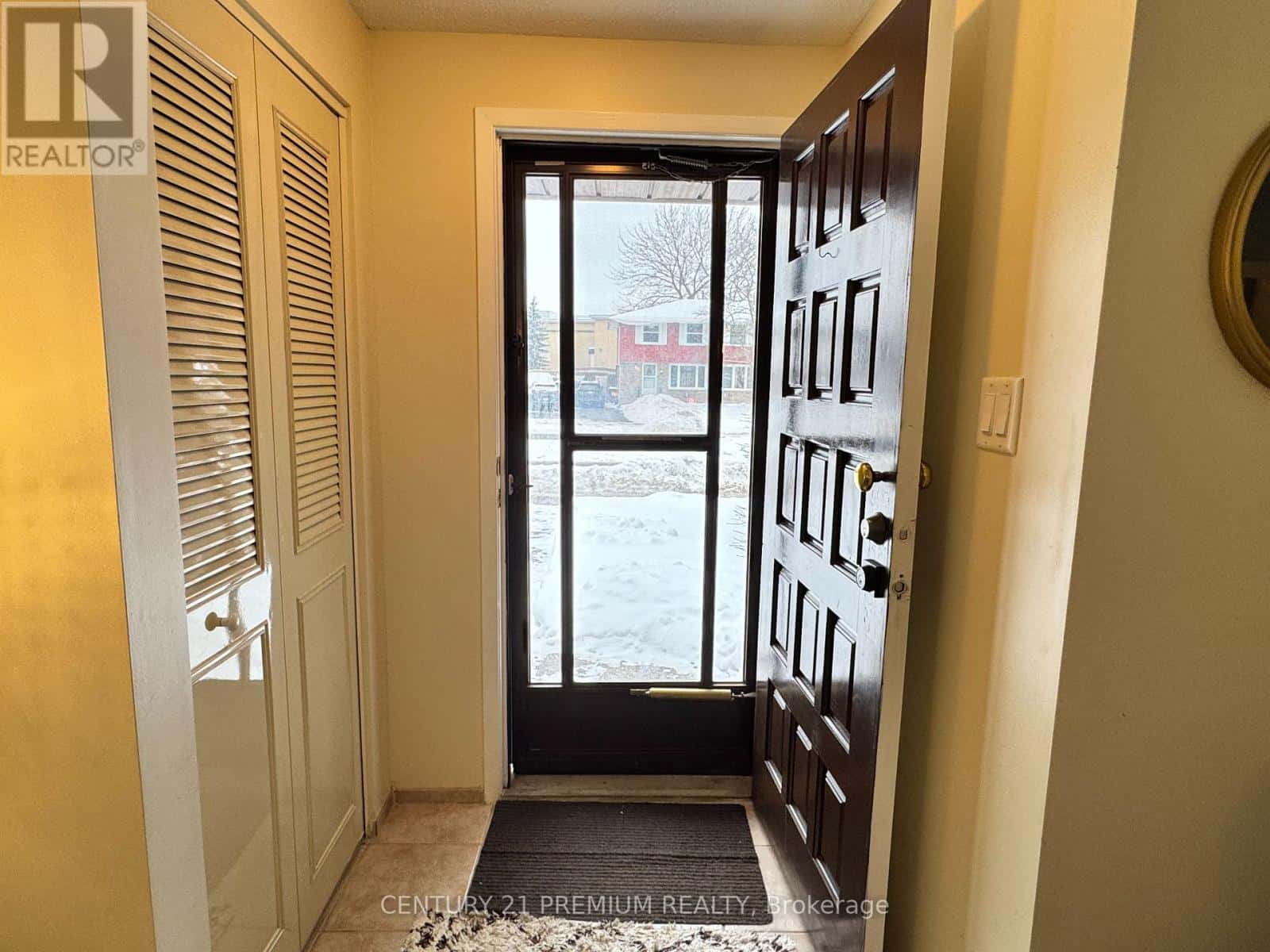 3 - 23 FLINT DRIVE — Kitchener, Ontario - Photo 4 of 40