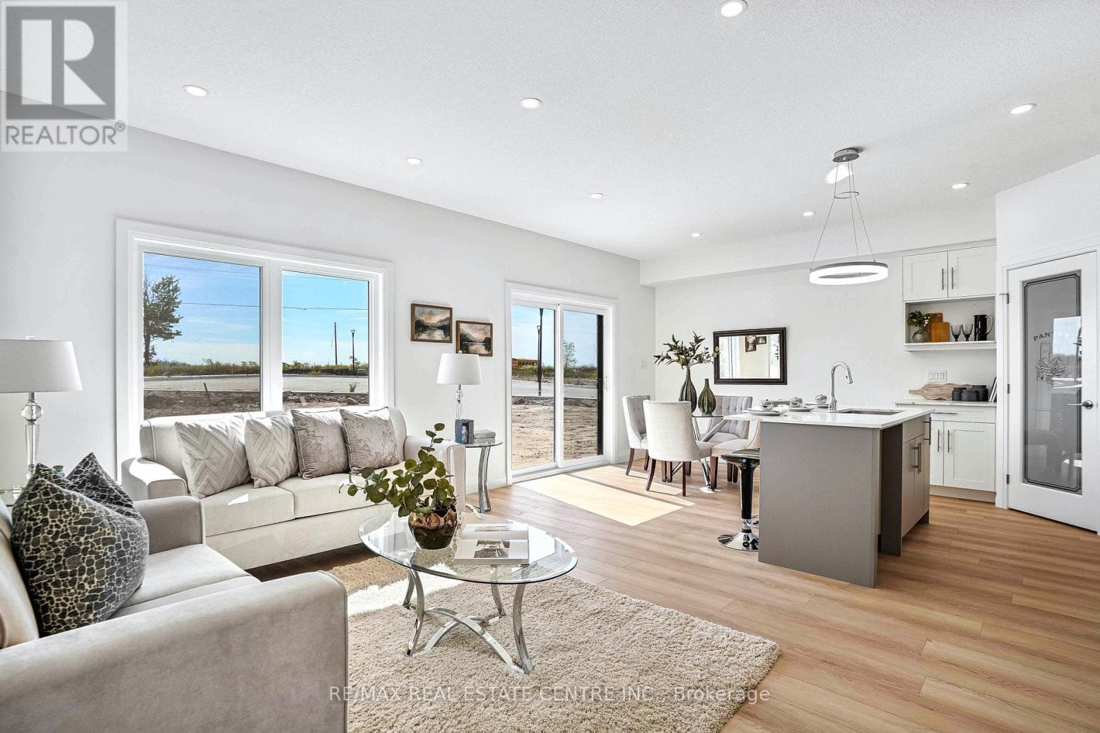 2572 CONSTANCE AVENUE — London South (South U), Ontario - Main photo