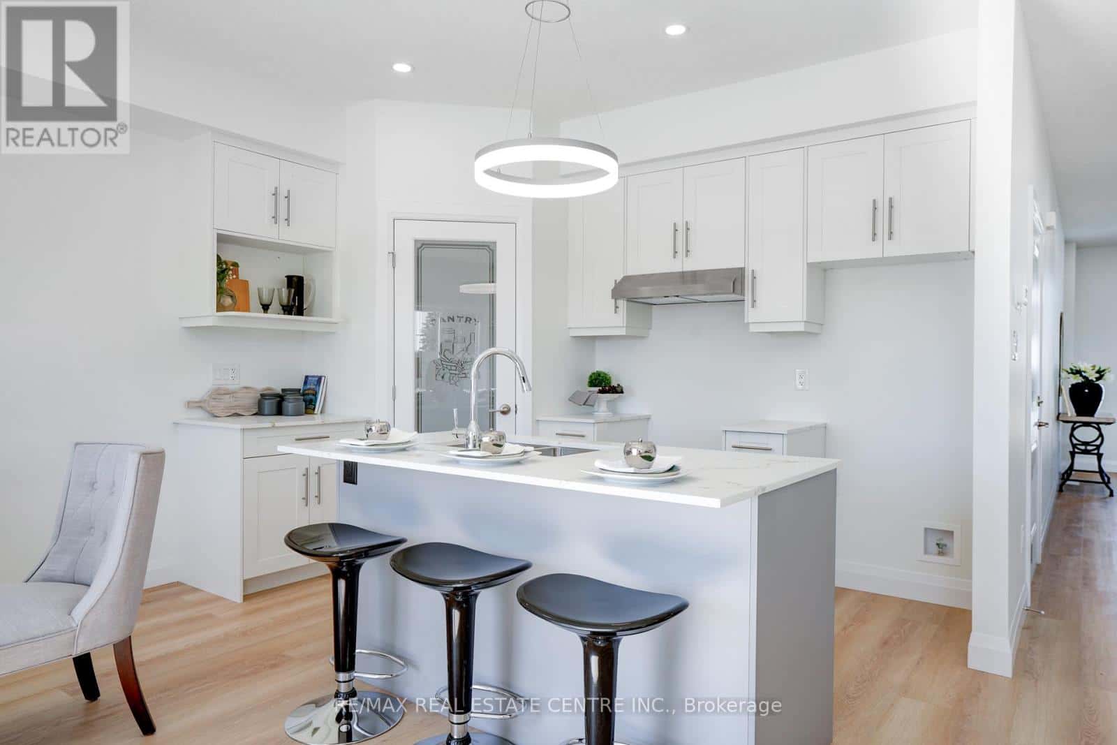 2572 CONSTANCE AVENUE — London South (South U), Ontario - Photo 3 of 14