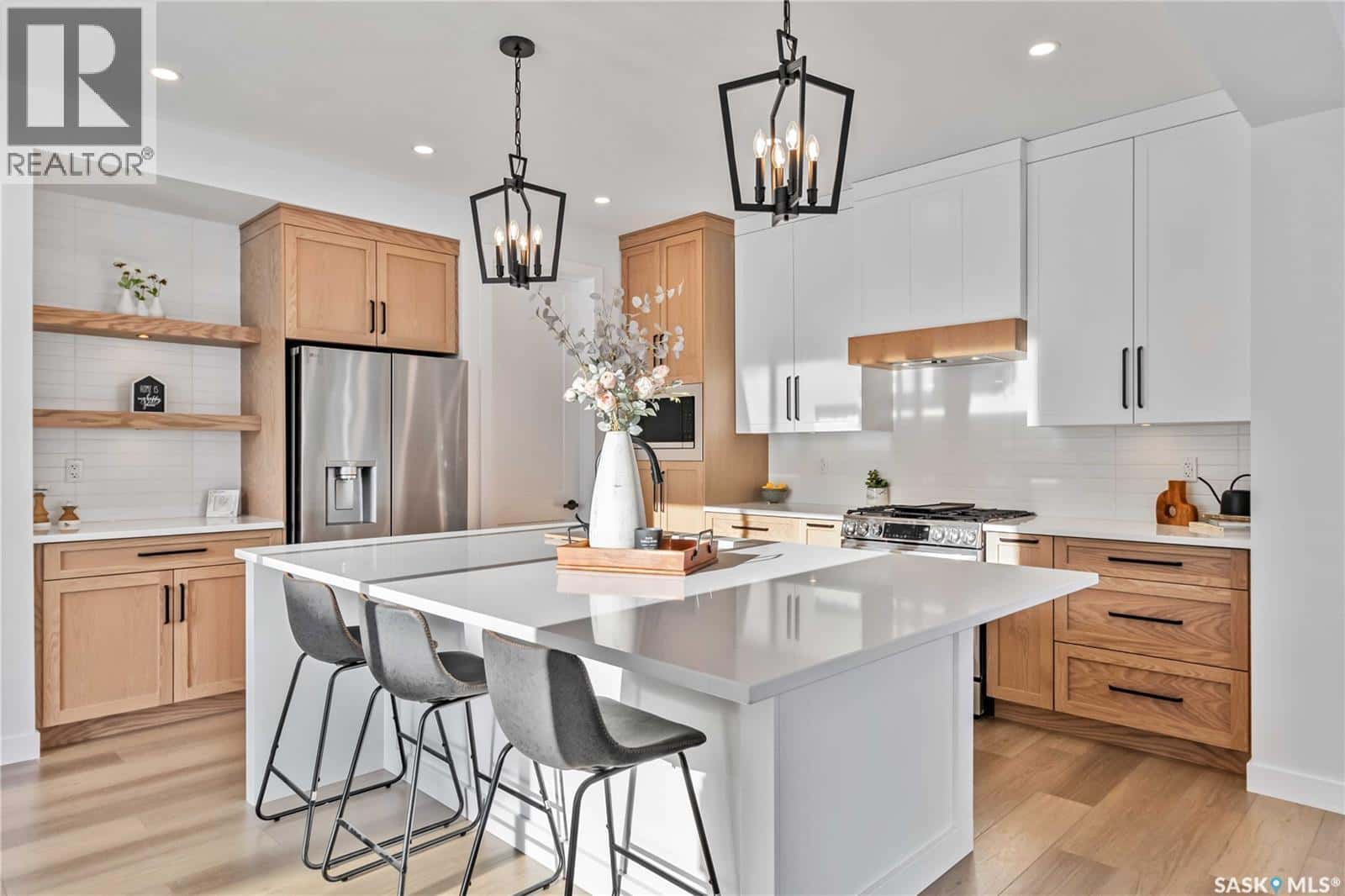 327 Woolf BAY — Saskatoon, Saskatchewan - Photo 5 of 50