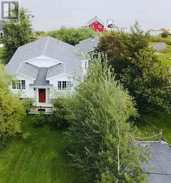 9 Brookfield Road — New Wes Valley, Newfoundland & Labrador - Photo 2 of 47