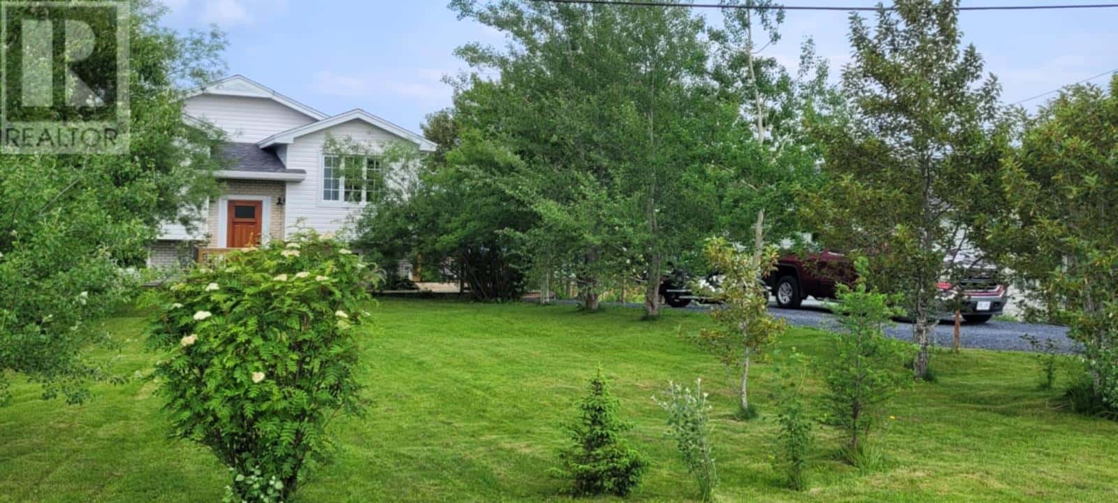 9 Brookfield Road — New Wes Valley, Newfoundland & Labrador - Photo 4 of 47