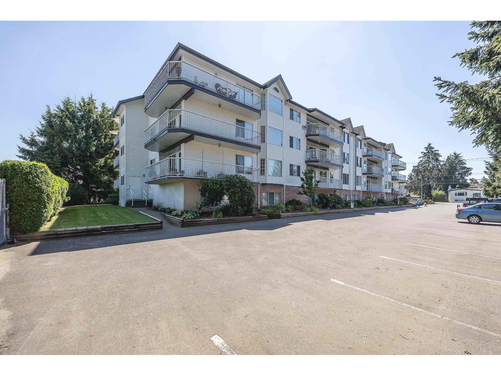 307 33535 KING ROAD — Abbotsford, British Columbia - Photo 3 of 39