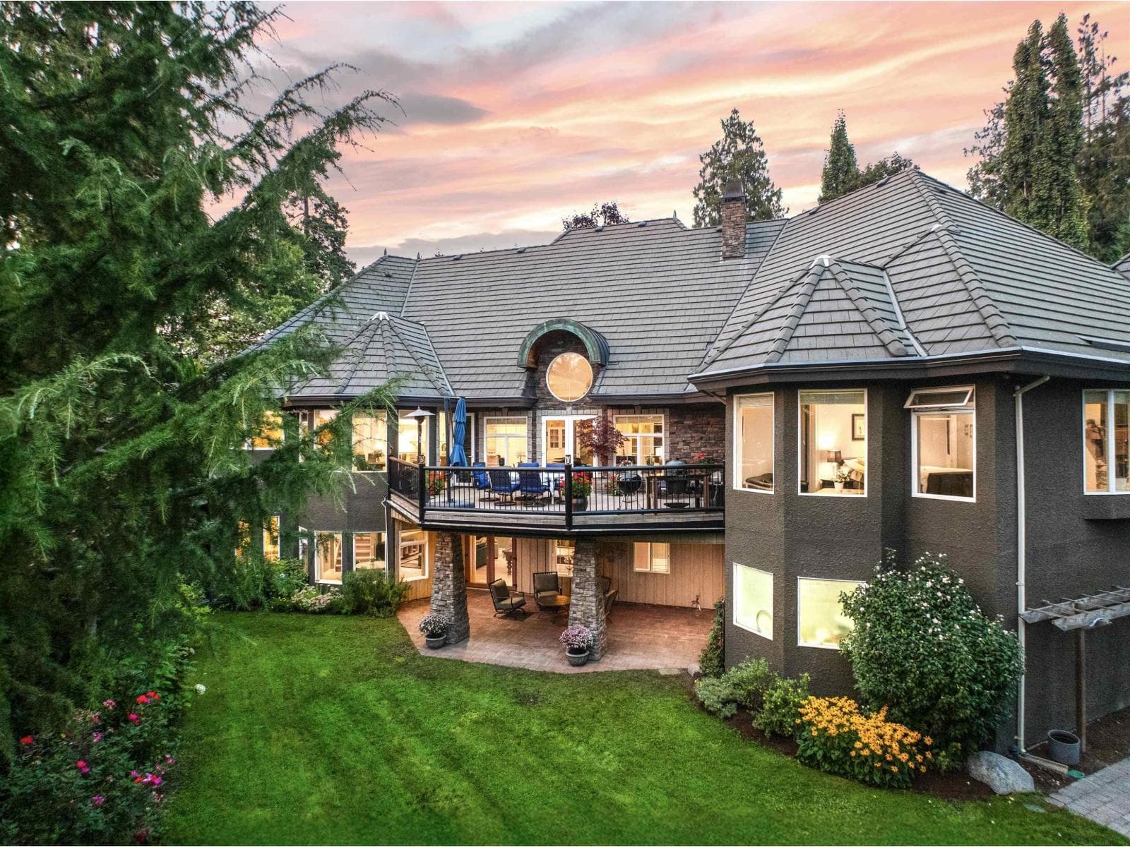 18638 54A AVENUE — Surrey, British Columbia - Main photo