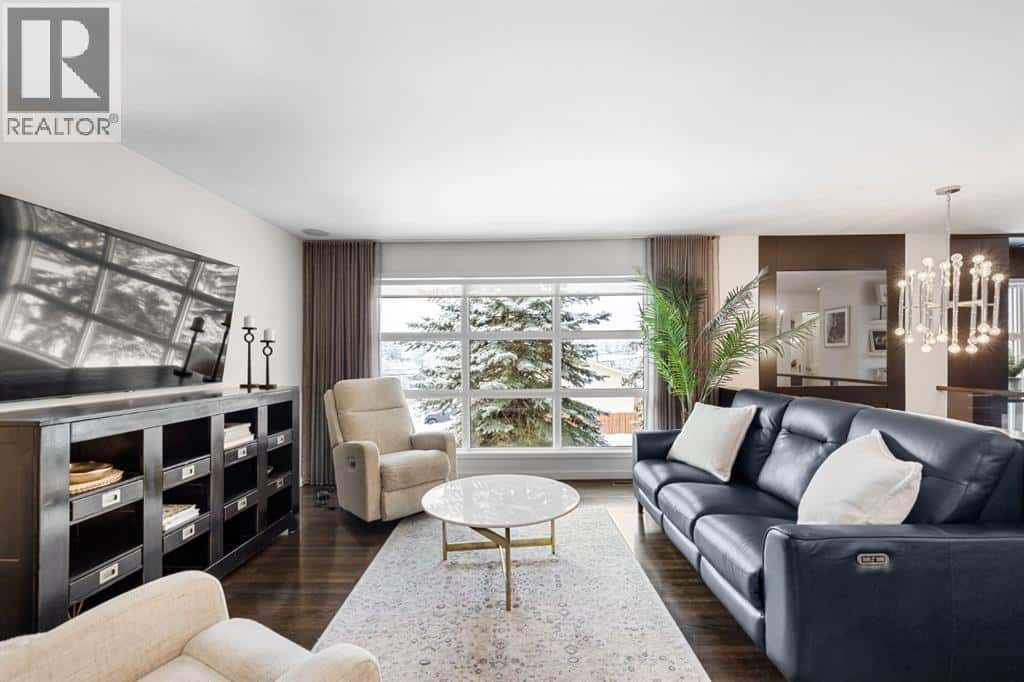 5804 Dalkeith Hill NW — Calgary, Alberta - Photo 3 of 47