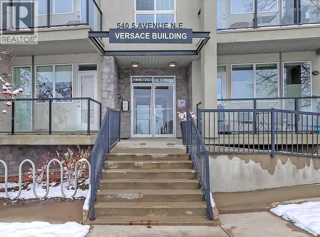 302, 540 5 Avenue NE — Calgary, Alberta - Photo 2 of 33