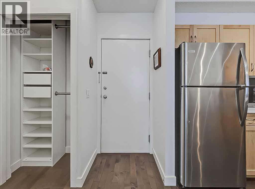 302, 540 5 Avenue NE — Calgary, Alberta - Photo 3 of 33