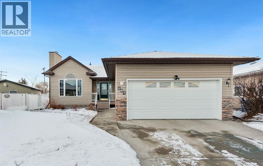 107 MONICA Bay — Carstairs, Alberta - Main photo