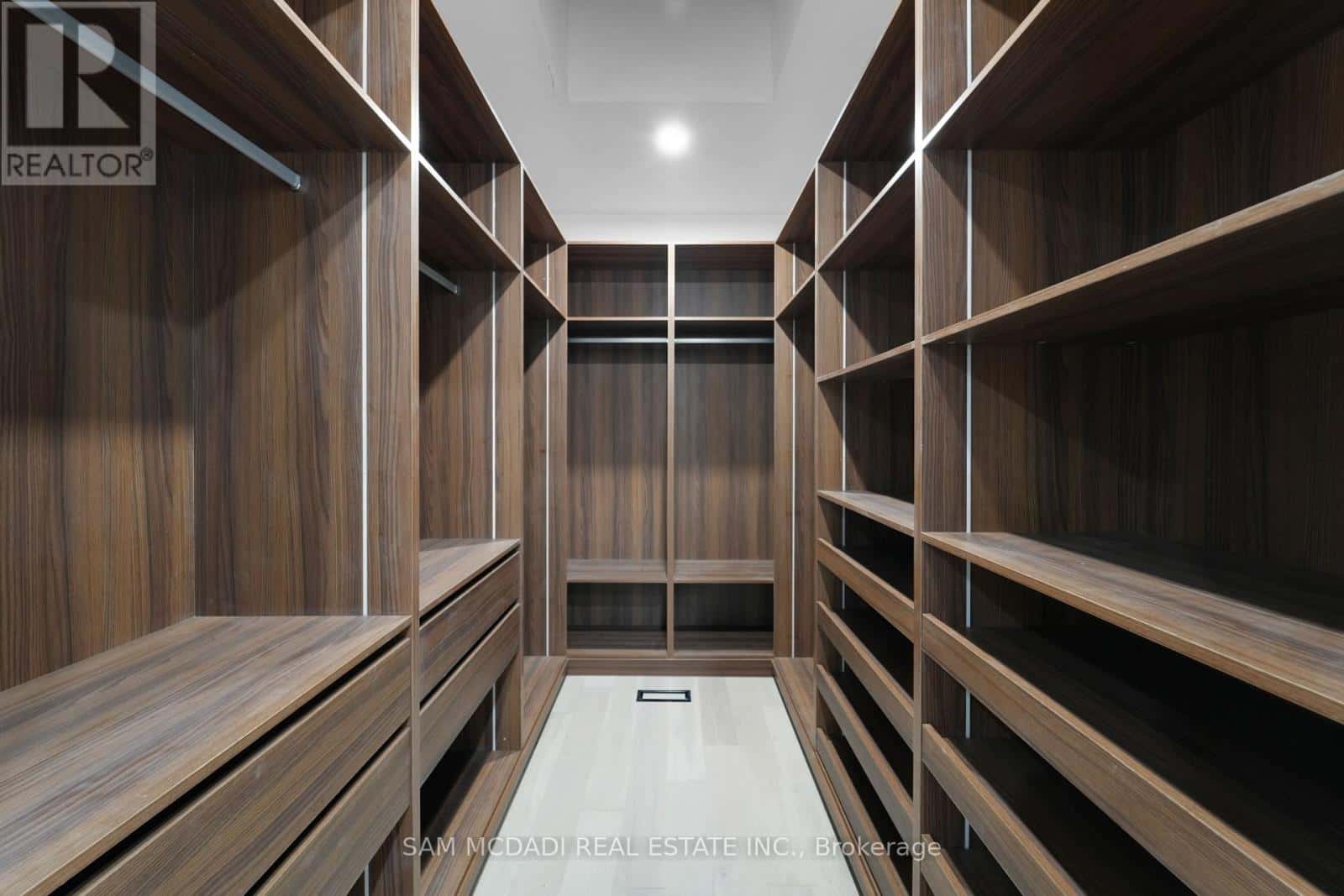 468 SAVILLE CRESCENT — Oakville (WO West), Ontario - Photo 5 of 98