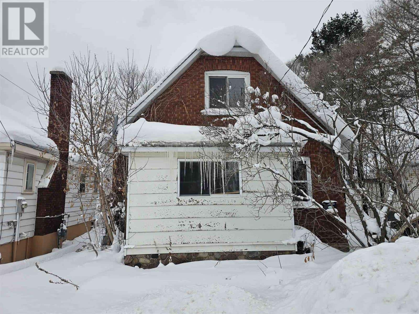 387 North ST — Sault Ste. Marie, Ontario - Photo 2 of 19