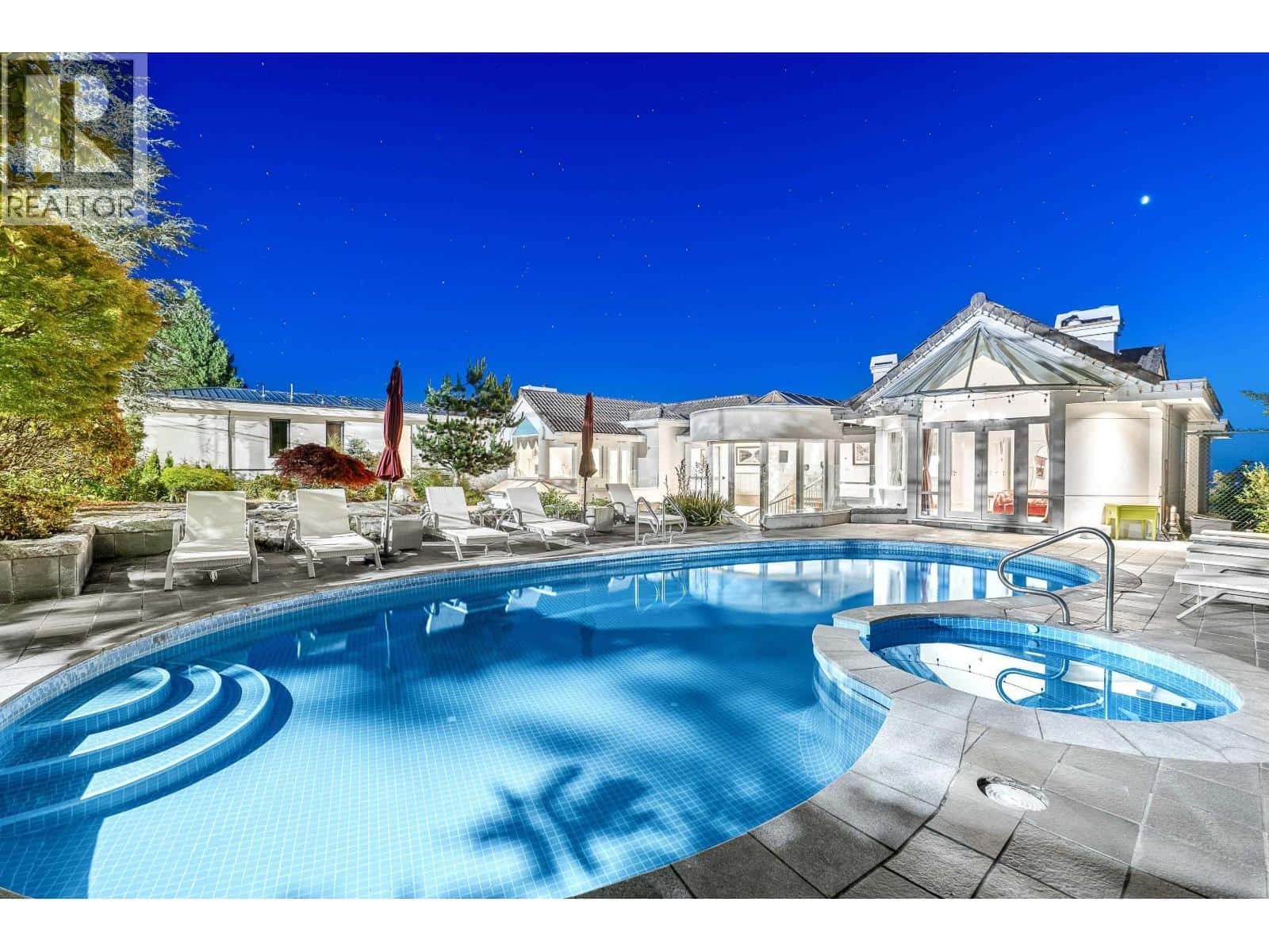 965 KING GEORGES WAY — West Vancouver, British Columbia - Photo 2 of 40