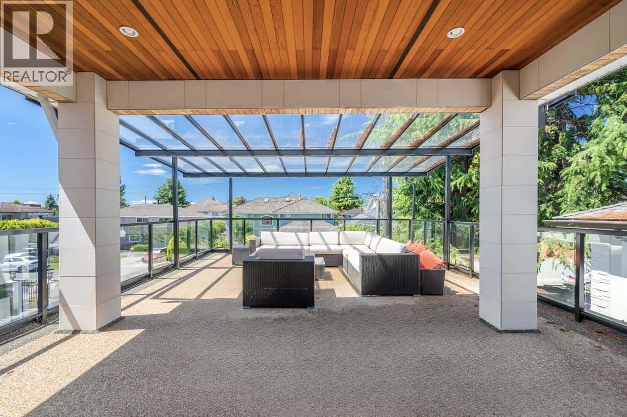 8520 LITTLEMORE PLACE — Richmond, British Columbia - Photo 3 of 28