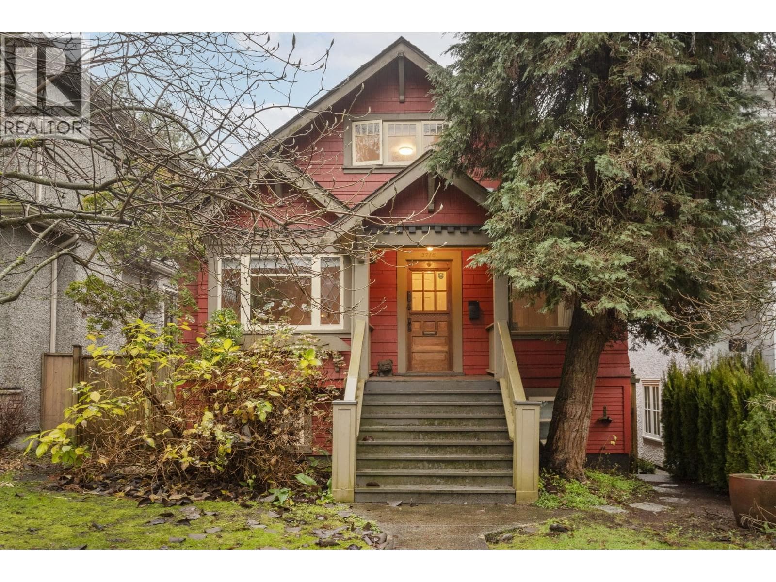 3716 W 30TH AVENUE — Vancouver, British Columbia - Main photo