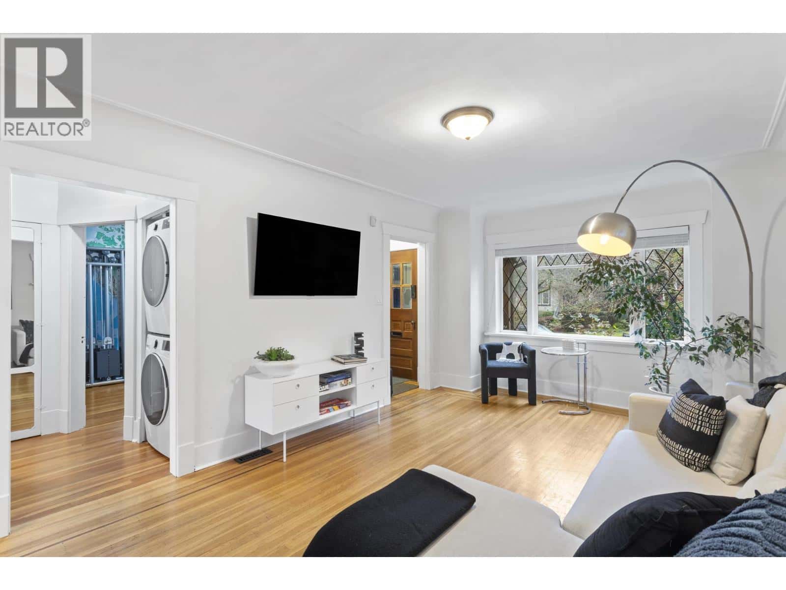 3716 W 30TH AVENUE — Vancouver, British Columbia - Photo 2 of 32