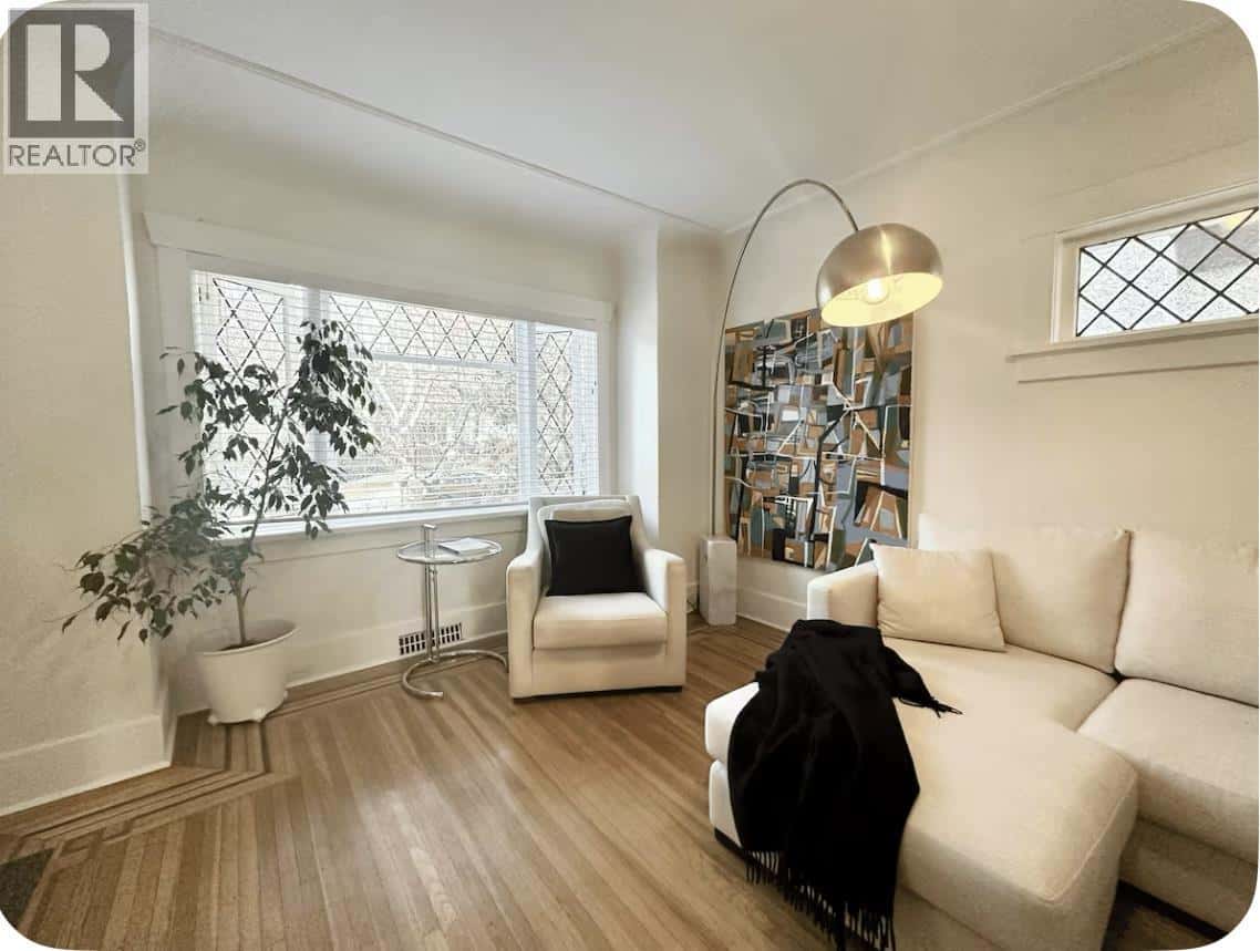 3716 W 30TH AVENUE — Vancouver, British Columbia - Photo 3 of 32