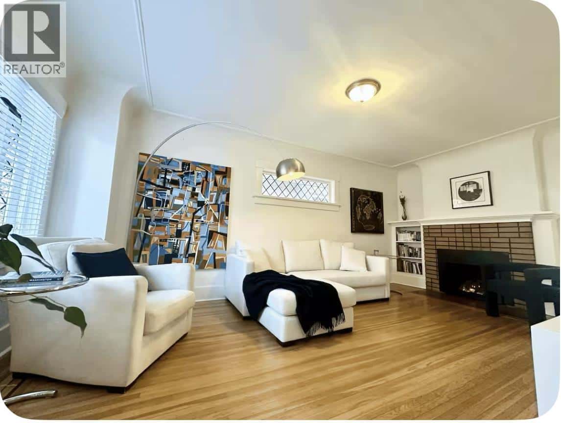 3716 W 30TH AVENUE — Vancouver, British Columbia - Photo 4 of 32