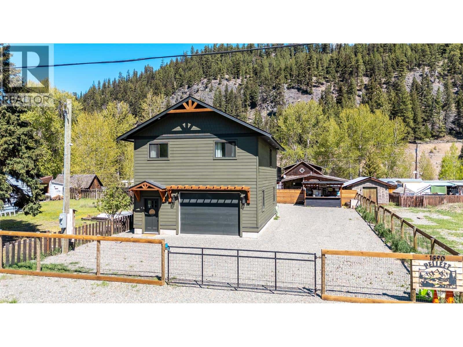 1890 Main Street — Coalmont-Tulameen, British Columbia - Photo 2 of 36