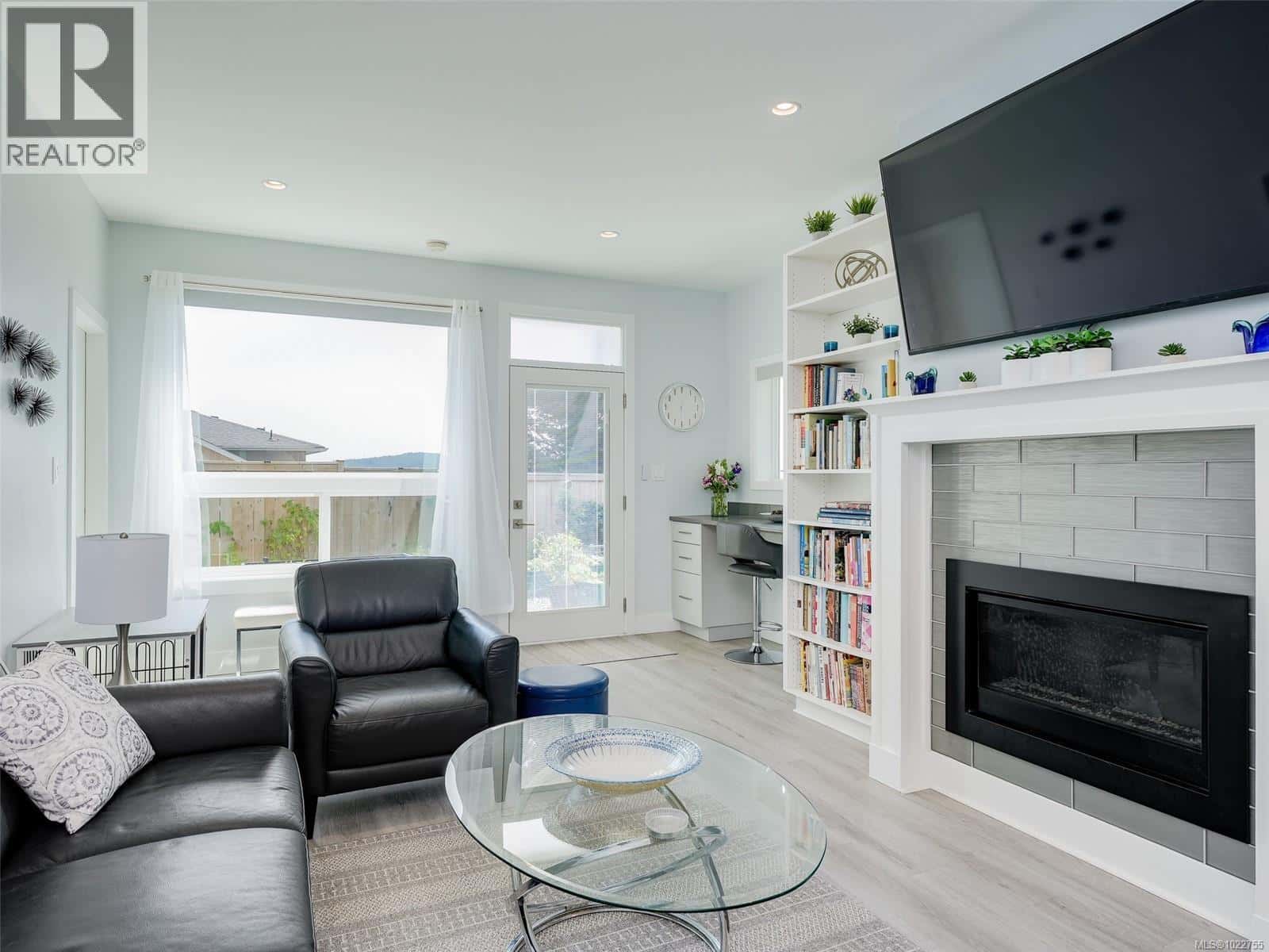 2407 Mountain Heights Dr — Sooke, British Columbia - Photo 2 of 67