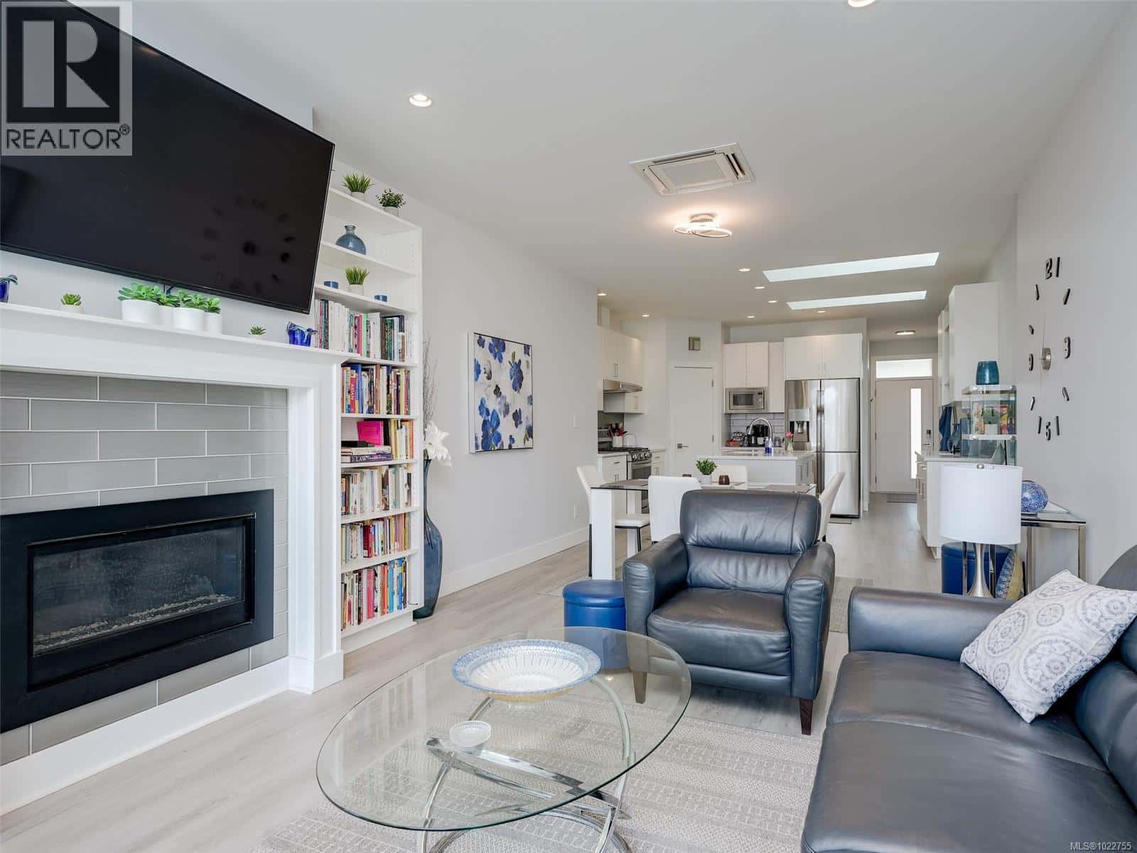 2407 Mountain Heights Dr — Sooke, British Columbia - Photo 3 of 67