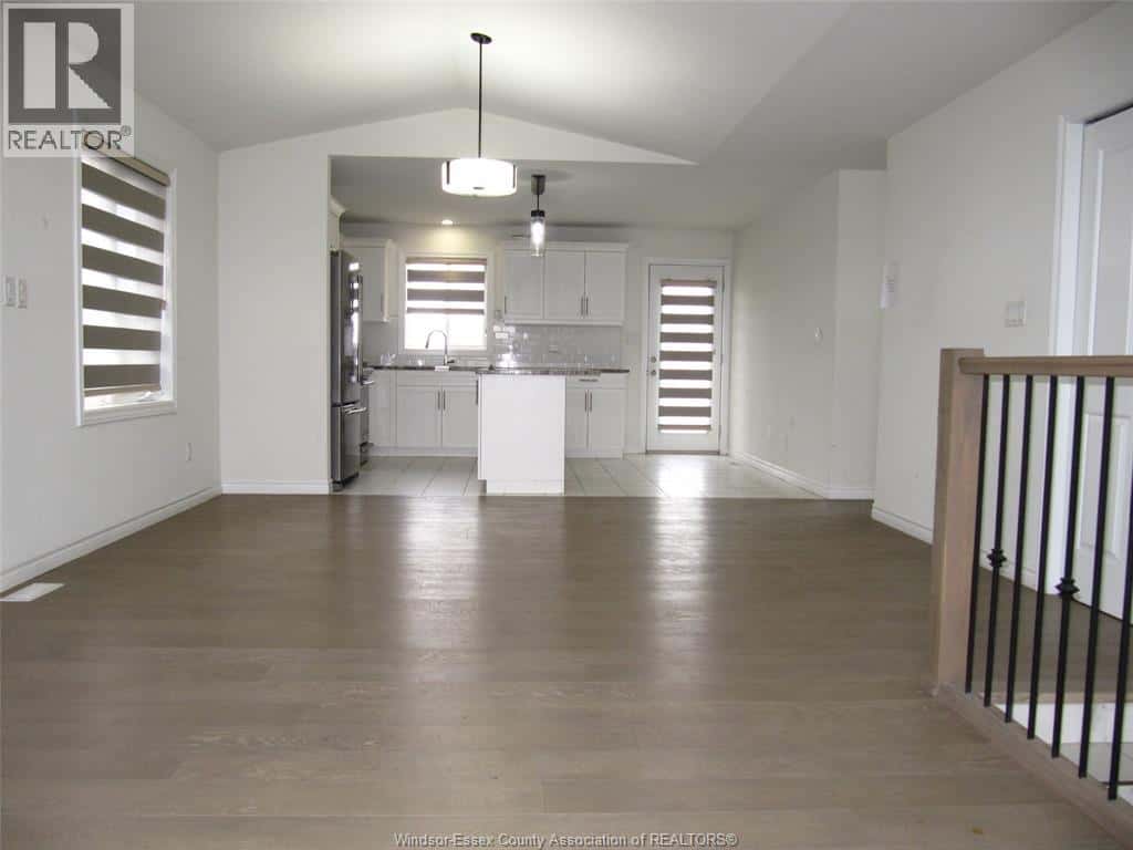 384 Hemlock LANE — Belle River, Ontario - Photo 5 of 27