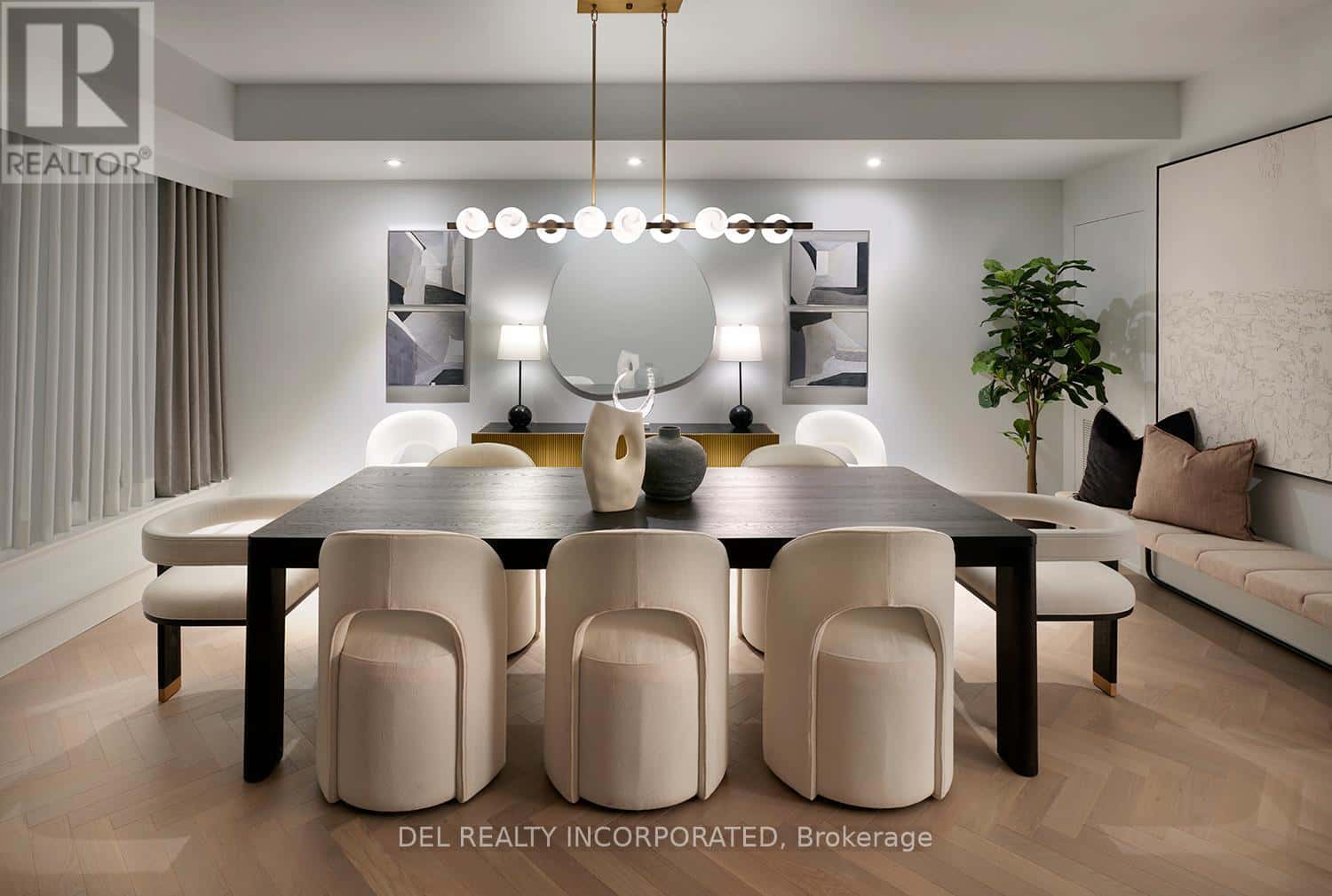 902 - 455 WELLINGTON STREET W — Toronto (Waterfront Communities), Ontario - Photo 3 of 17