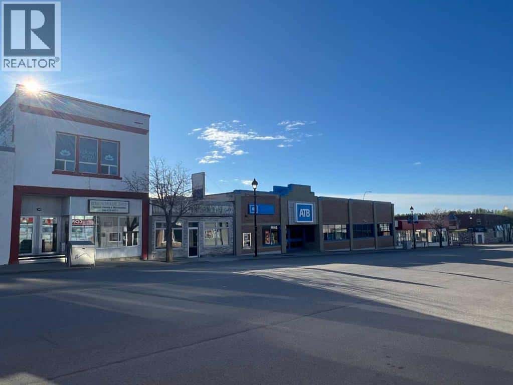 319 50 Street — Edson, Alberta - Photo 2 of 23